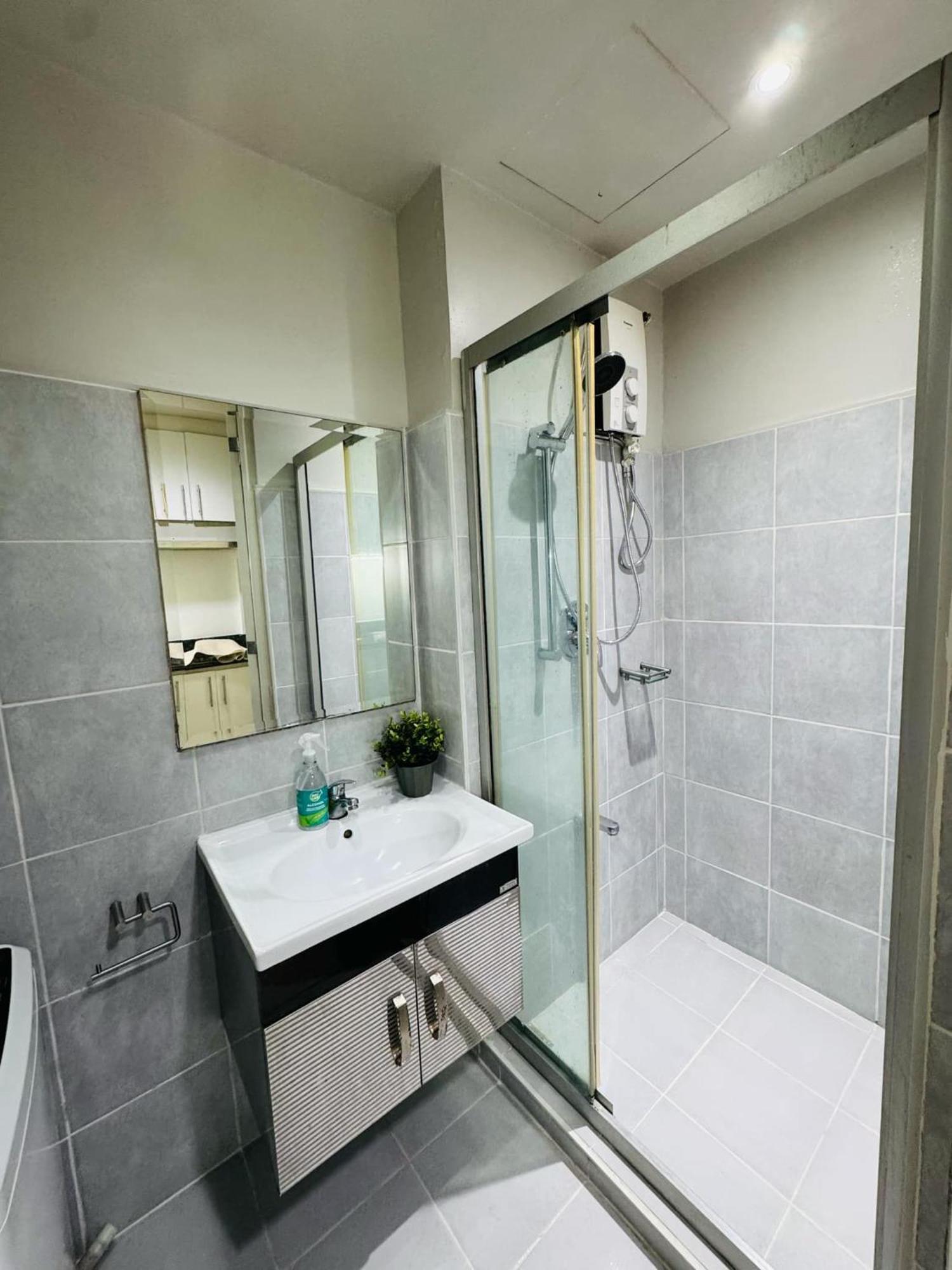 Moa Pasay Sea Residences Condotel Bagian luar foto
