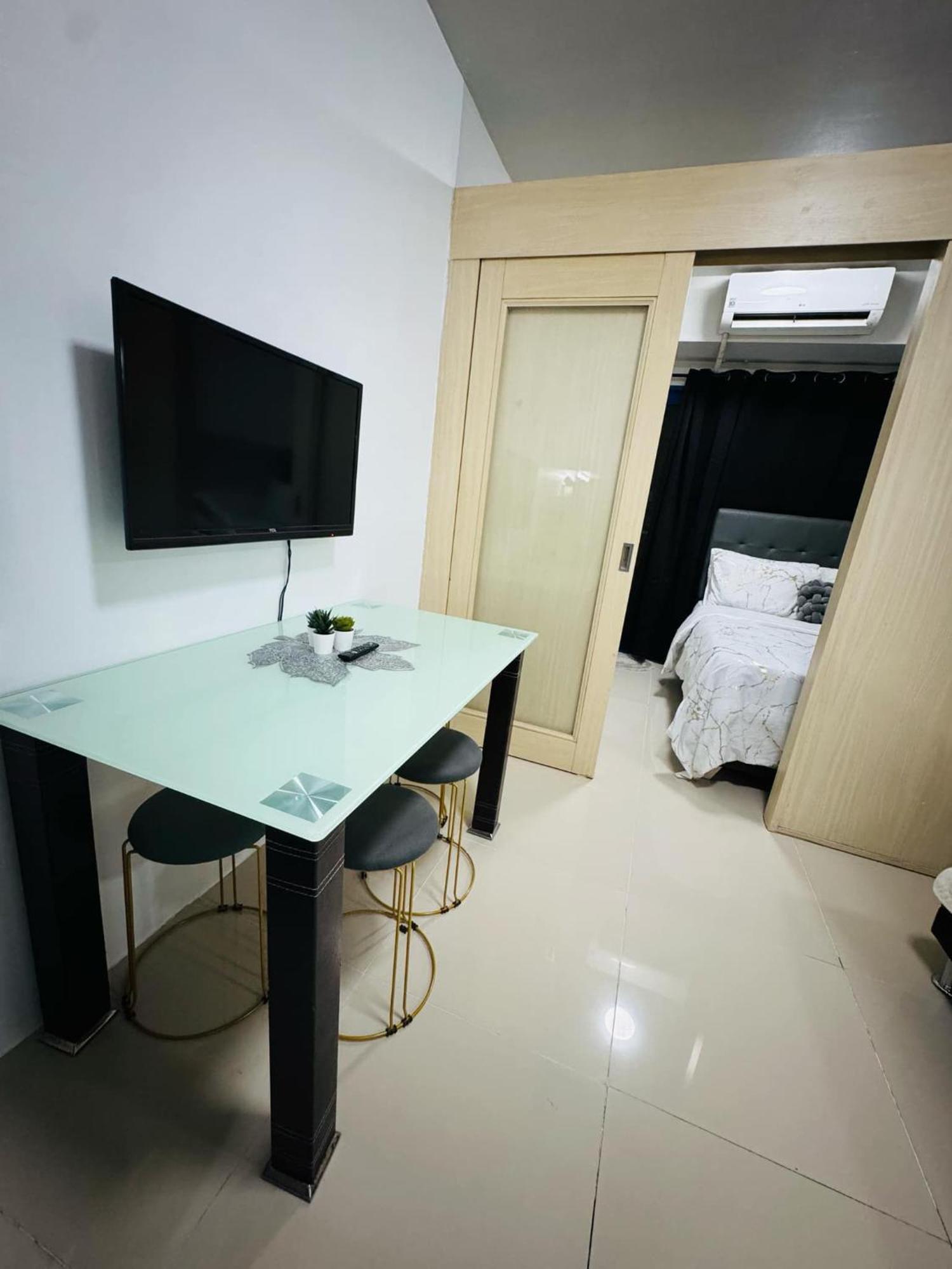 Moa Pasay Sea Residences Condotel Bagian luar foto